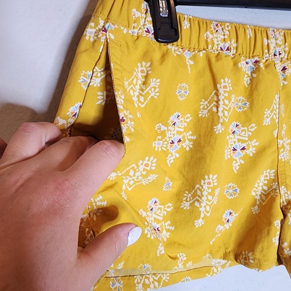 Patagonia Barely Baggies Ylloe Aztec 2" Pull On Nylon Women's Size Medium - Picture 2 of 16